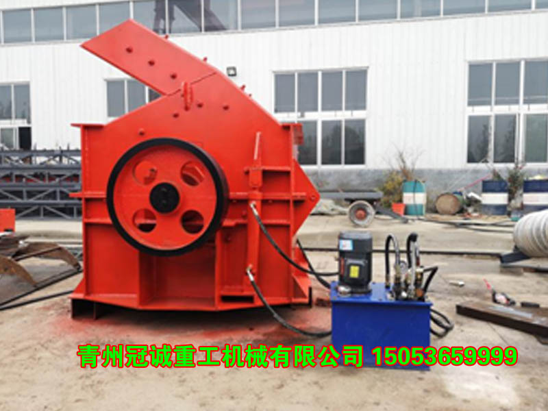 移動細(xì)破碎車